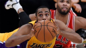 Wayne Ellington and his Lakers teammates went all out on Thursday, and it paid off with a double-OT win at home over the Bulls.