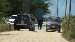 Police on the scene in Bathlodge where the chase ended. (OBSERVER media photo)