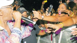 The crowd goes wild for singer Beres Hammond. (Photo: Steve James)