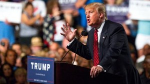 Trump addresses supporters during a rally in Phoenix on Saturday. (Photo: Charlie Leight/Getty Images)