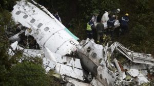 Rescue and forensic teams recover the bodies of victims of the LAMIA airlines charter that crashed in the mountains of Cerro Gordo, municipality of La Union, Colombia, on November 29, 2016 carrying members of the Brazilian football team Chapecoense Real. 